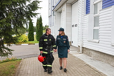Двое в погонах. Как молодые специалисты МЧС строят карьеру и семью в Могилевской области