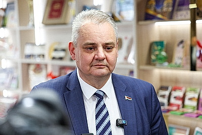 На повестке - развитие отечественной кондитерской отрасли. Турчин посетил \"Коммунарку\"