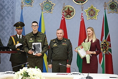 В Минске чествовали лучших военнослужащих срочной службы и их матерей