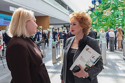 В съезде партии \"Белая Русь\" участвуют около 600 делегатов со всей страны