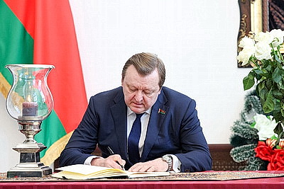 В книге соболезнований в посольстве Ирана в Беларуси продолжают оставлять записи