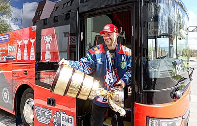 Один завод - одна команда. \"Металлург\" вновь привез Кубок Президента на БМЗ