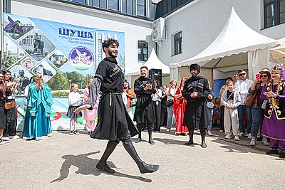 Национальные подворья ярко представлены на фестивале культур в Гродно