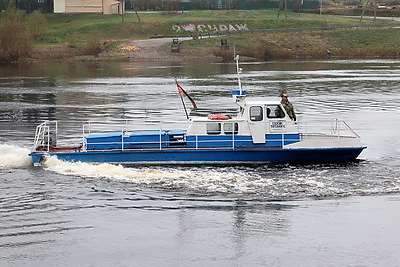 В Витебском районе курсирует \"Титаник\". Катер перевозит жителей Суража