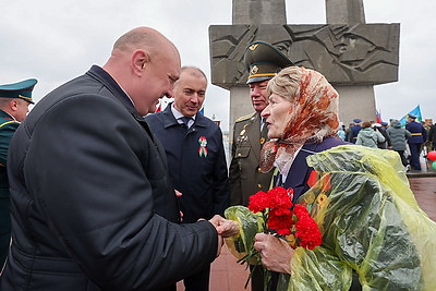 Праздничный Витебск. Жители и гости города празднуют День Победы