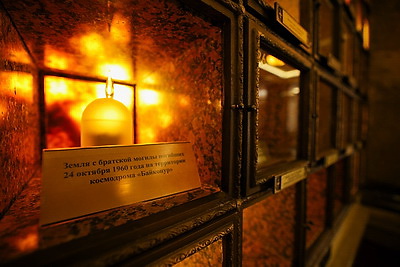 В крипту Всехсвятского храма заложили капсулы с землей и водой с мест гибели белорусов