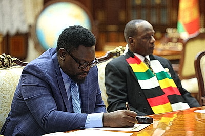 Лукашенко встретился с председателем Сената Зимбабве