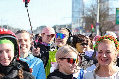 \"Заряд эндорфинами и цветы на финише\". \"Красивый забег\" прошел в Минске