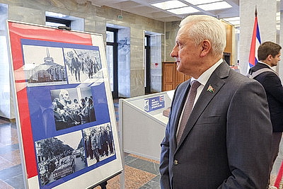 Выставка к 100-летию Фиделя Кастро открылась в Палате представителей