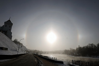 Солнечное гало в морозный день в Гродно