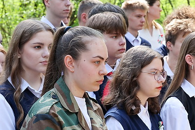 Обновленный памятный знак жертвам геноцида в годы ВОВ открыли в Могилевском районе