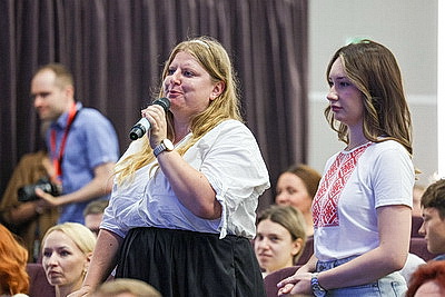Информационные вбросы, ИИ, военная безопасность и международное сотрудничество. В Солигорске прошла встреча с Марковым