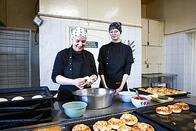 От фирменных драников до знаменитой кировской смаженки. Белкоопсоюз присоединился к акции \"Кожная пятнiца\"