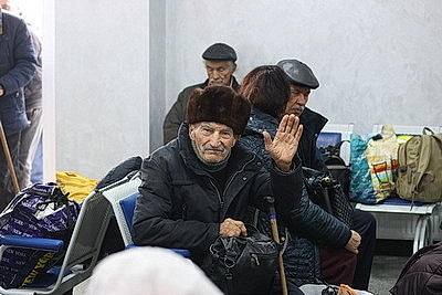 Три самолета с жителями Алешек прибыли в Беларусь