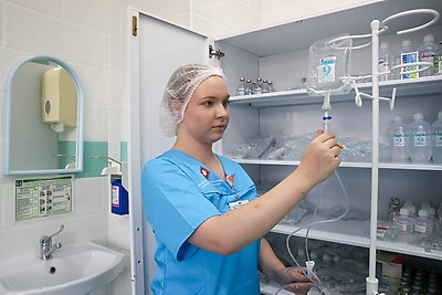 Студенты медицинских вузов Минска осваивают работу в больнице скорой помощи
