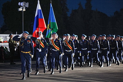 Тысячи человек приняли участие в митинге-реквиеме в Брестской крепости