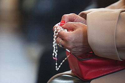 Католические верующие отмечают Чистый четверг