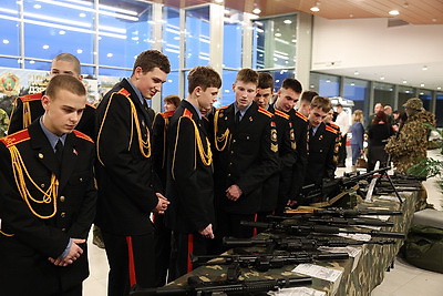 \"Сила - в людях\". Премьера кинокартины \"Душа защитника\" прошла в кинотеатре \"Москва\"