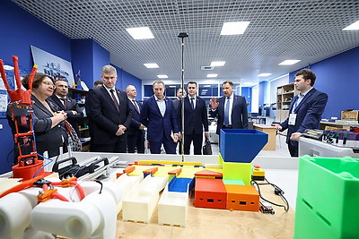 Способность превращать знания в действия. Снопков встретился с молодыми аналитиками