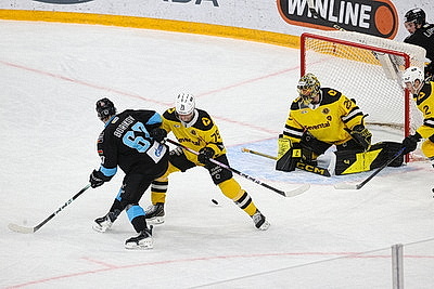 Минское \"Динамо\" на домашней арене обыграло \"Северсталь\" в КХЛ