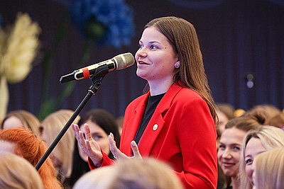\"Женская энергия для большого дела\". Молодежный женский форум проходит в Минске
