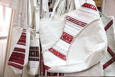 Дизайнерский наряд с кодом предков. Костюмы Малоритского строя вписались в современный гардероб