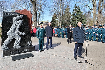 Памятный знак в честь героев-ликвидаторов чернобыльской аварии открыли в Орше