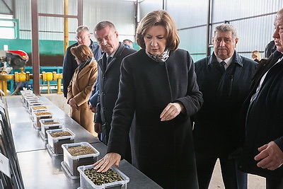 Кочанова ознакомилась с деятельностью ОАО \"Парохонское\"