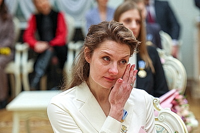 Едины в стремлении сделать страну лучше. Лукашенко в преддверии 8 Марта вручил женщинам госнаграды