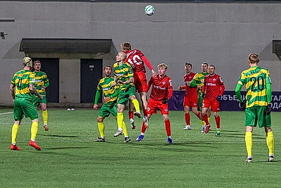 \"Неман\" вышел в лидеры футбольного чемпионата Беларуси