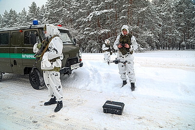 Пограничники несут службу по охране границы