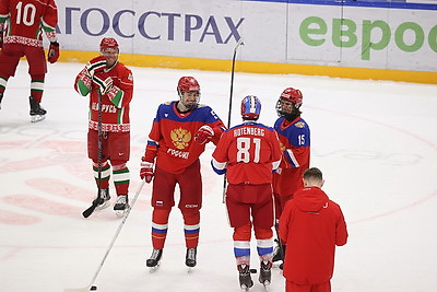 Легенды хоккея провели мастер-класс для участников турнира \"В основании будущего\"