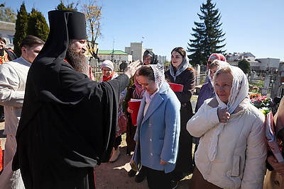 Православные верующие отметили Радуницу