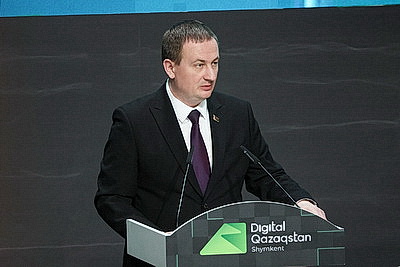 \"Индустрия 5.0: Сила взаимодействия\". Турчин принял участие в пленарной сессии цифрового форума в Казахстане