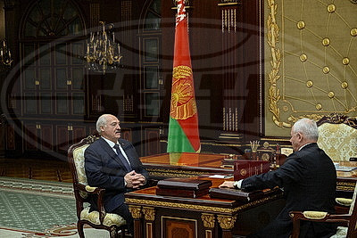 Лукашенко принял с докладом спецпосланника Виктора Шеймана
