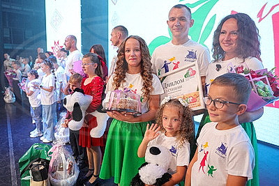 Семья Новиковых из Жлобинского района представит Гомельскую область на конкурсе \"Семья года-2026\" на финале в Минске