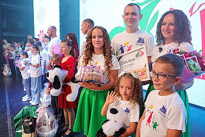 Семья Новиковых из Жлобинского района представит Гомельскую область на конкурсе \"Семья года-2026\" на финале в Минске
