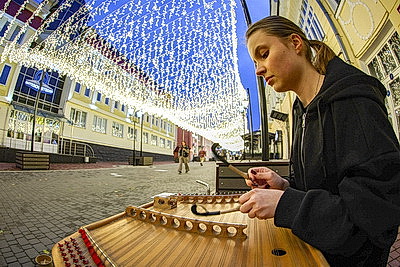 Новая красочная иллюминация украсила фестивальный Витебск