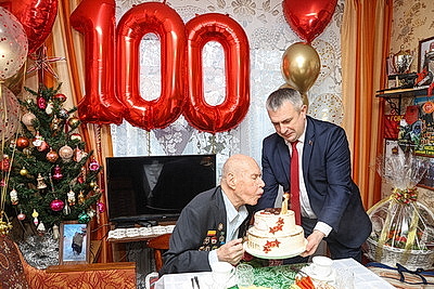 В Гомеле поздравили ветерана ВОВ Николая Касперовича с 100-летним юбилеем