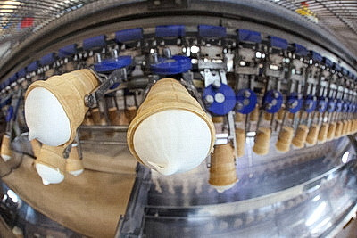 Уникальные технологии и натуральные ингредиенты. Как делают белорусское мороженое