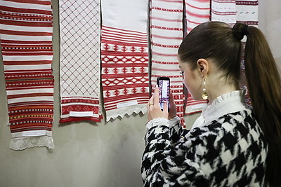 Коллекцию рушников показали гостям Большого театра на Вечере белорусской культуры