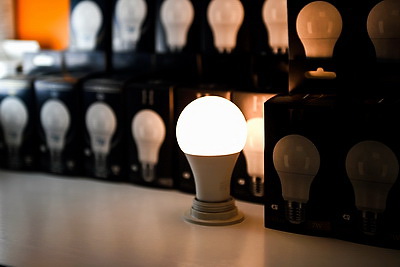 Пархомчик нацелил Брестский электроламповый завод на увеличение производства