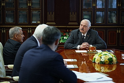 Лукашенко обсудил с Миннихановым сохранение исторической памяти и прошедший в Казани концерт-реквием