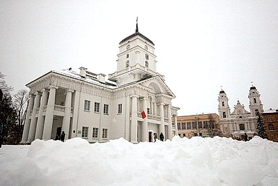 Морозный зимний день: снегопад не повод сидеть дома для активных жителей