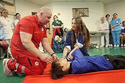 Базовые навыки оказания первой помощи получили минские школьники