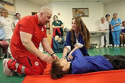 Базовые навыки оказания первой помощи получили минские школьники