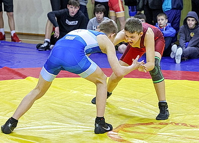 Более 200 юных спортсменов состязаются в республиканском турнире по вольной борьбе в Витебске