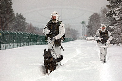 Пограничники несут службу по охране границы