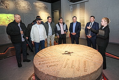 Делегация Арабского парламента посетила мемориальный комплекс \"Хатынь\"