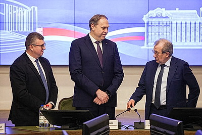 \"Получать новые знания, решать вопросы реального сектора экономики\". Глава НАН об актуальных задачах в науке